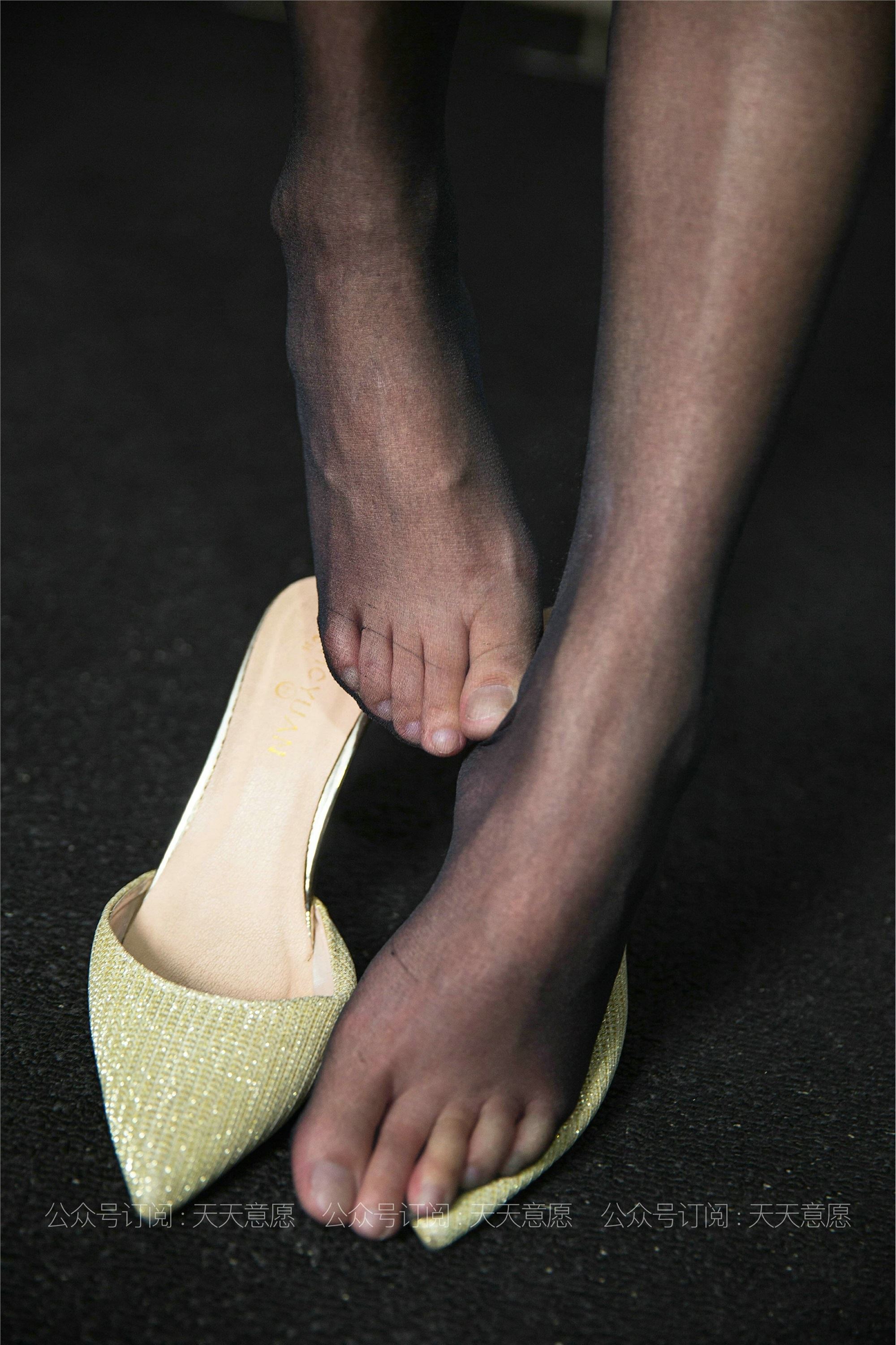 IESS异思趣向  2021.06.12 丝享家830：婉苹《阳台上的一缕白》